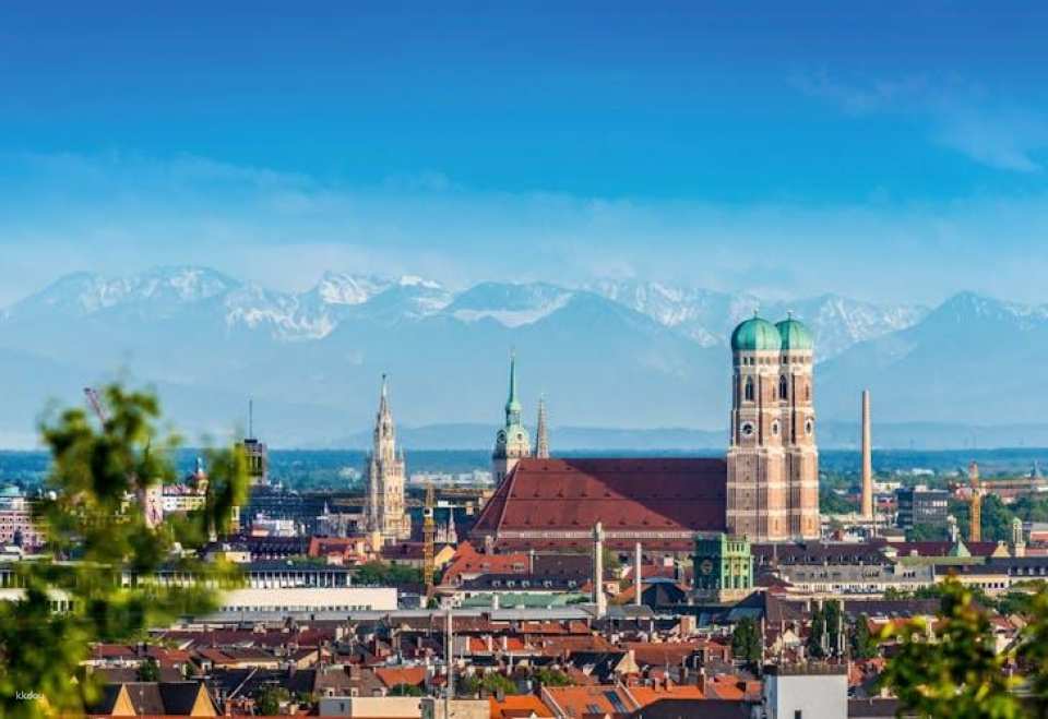 Landmarks of Munich private walking tour for families