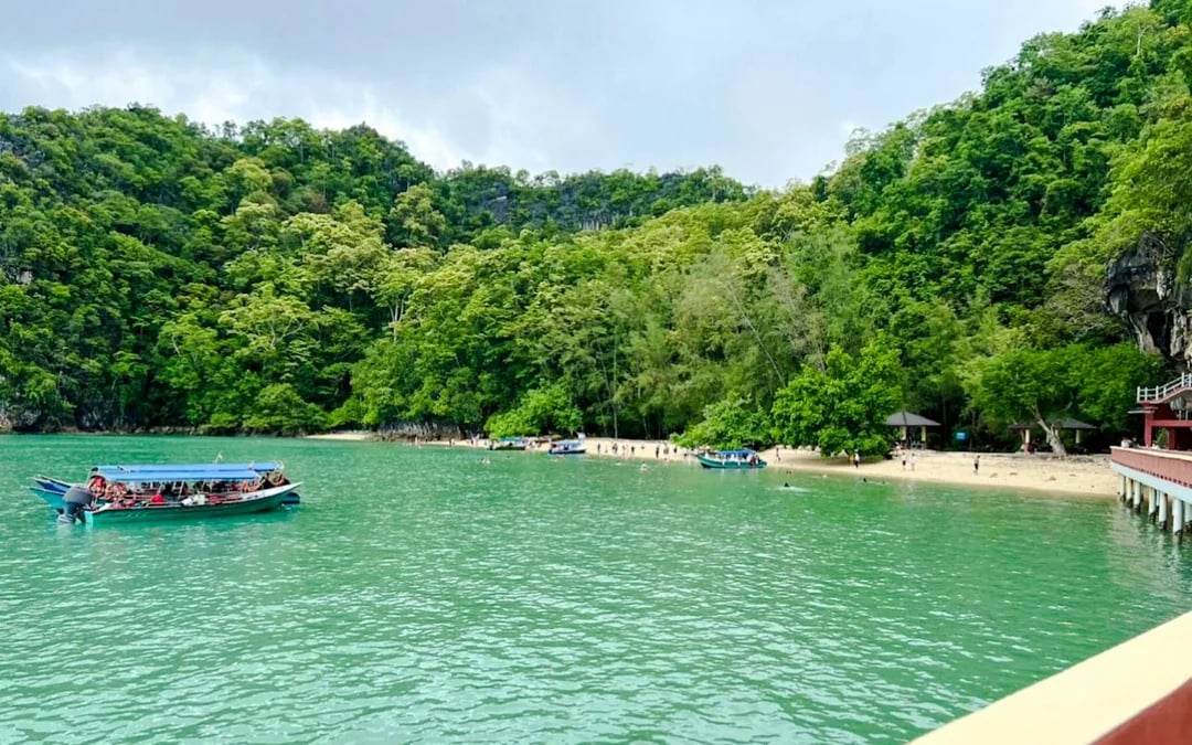 Langkawi Dangli Island Boat Trip with Snorkeling and Beach Stop Image 4