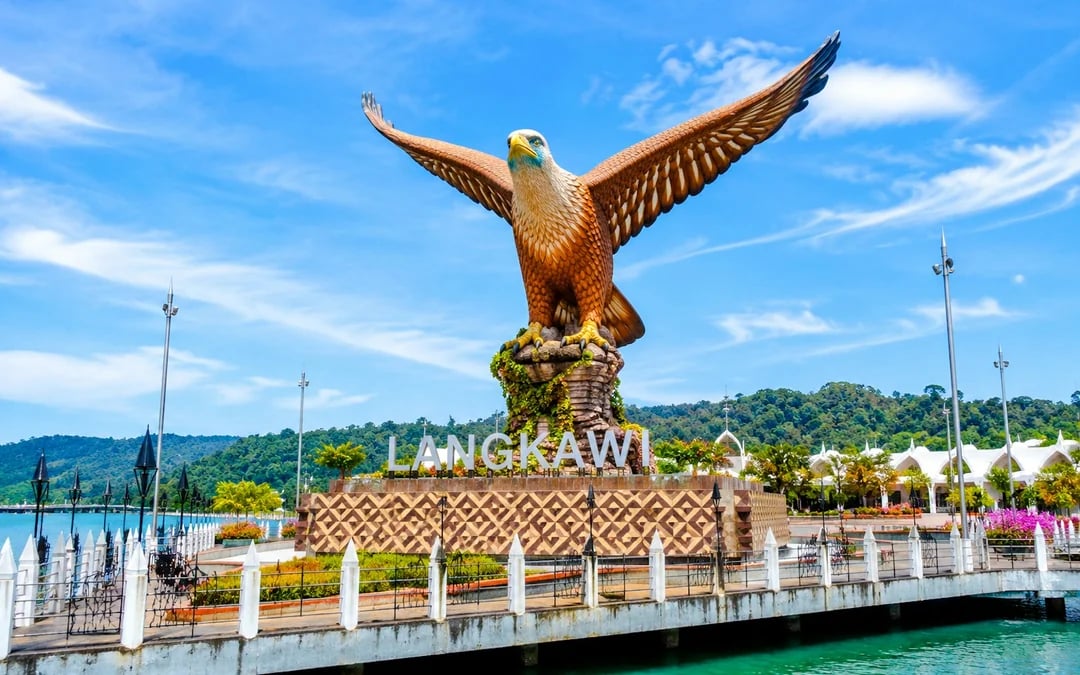 Langkawi Shared Shore Excursion: Cable Car, Sky Bridge & Kilim Geoforest Park Mangrove Tour Image 3
