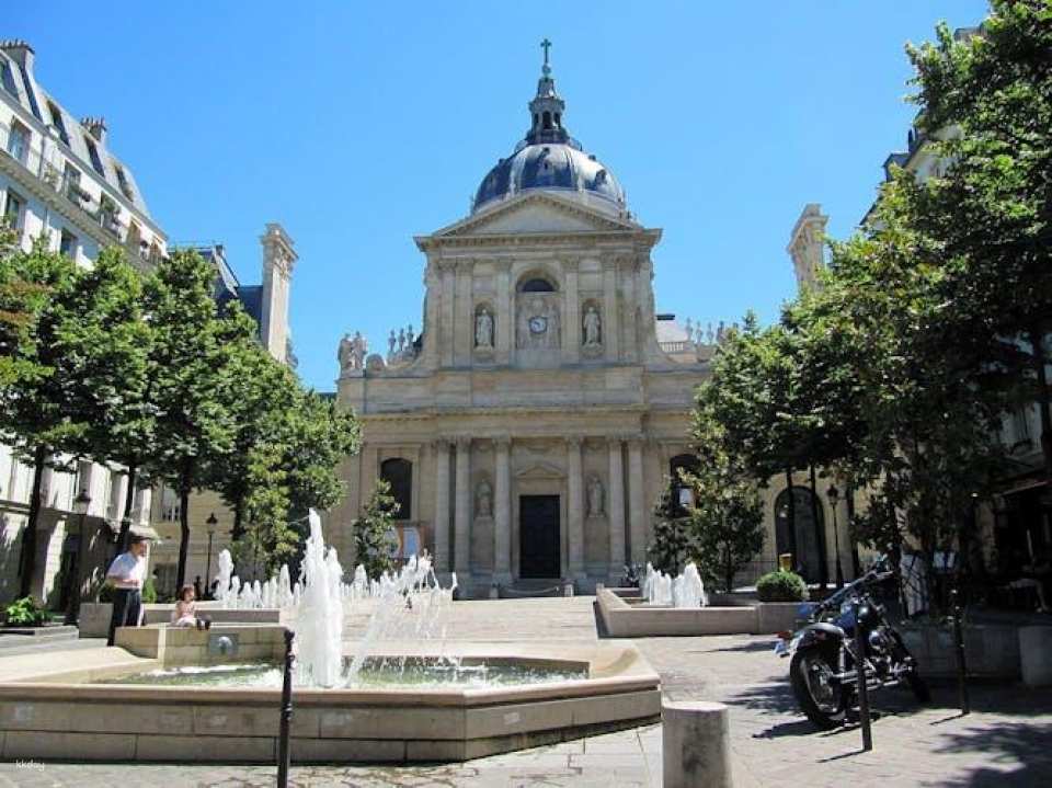 Latin Quarter : Roman ruins & Gothic churches walking audio tour