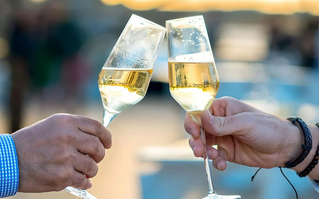 Le Diamant Bleu Gourmet Meal with Seine River Cruise Image 3