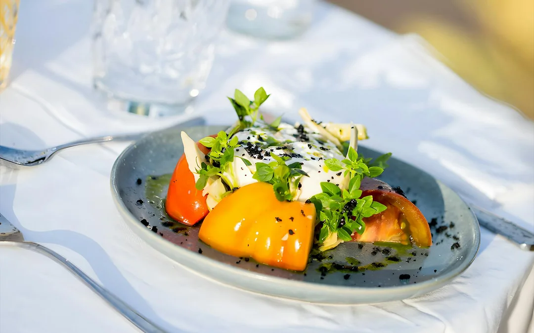 Le Diamant Bleu Gourmet Meal with Seine River Cruise Image 5