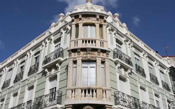 León Self-Guided Walking Tour on Mobile App Image 1