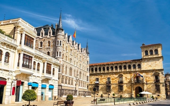 León Self-Guided Walking Tour on Mobile App Image 2