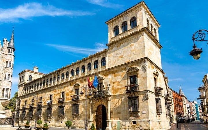 León Self-Guided Walking Tour on Mobile App Image 5