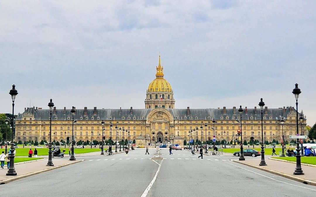 Les Invalides and Napoleon's Tomb Guided Tour with Skip-the-Line Entry and Musée de l'Armée Access Image 7