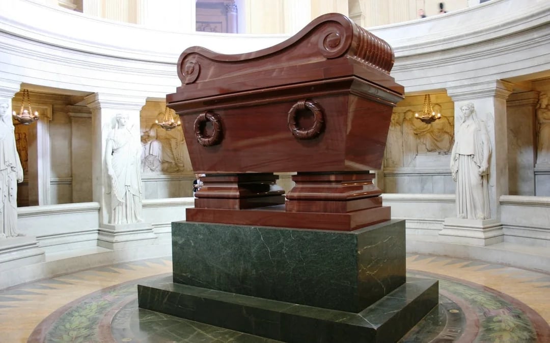 Les Invalides and Napoleon's Tomb Guided Tour with Skip-the-Line Entry and Musée de l'Armée Access Image 8