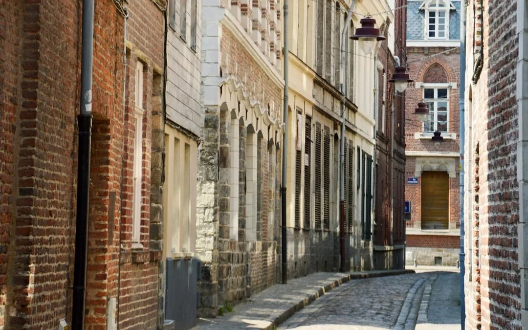 Lille's Golden Hand Mystery: Self-Guided City Exploration Game Image 1