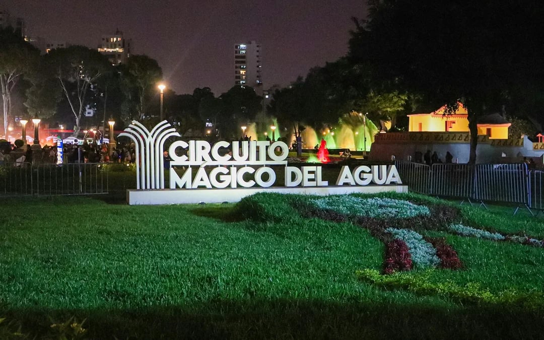 Lima Magic Water Circuit Light Show Guided Tour with Transfers Image 4
