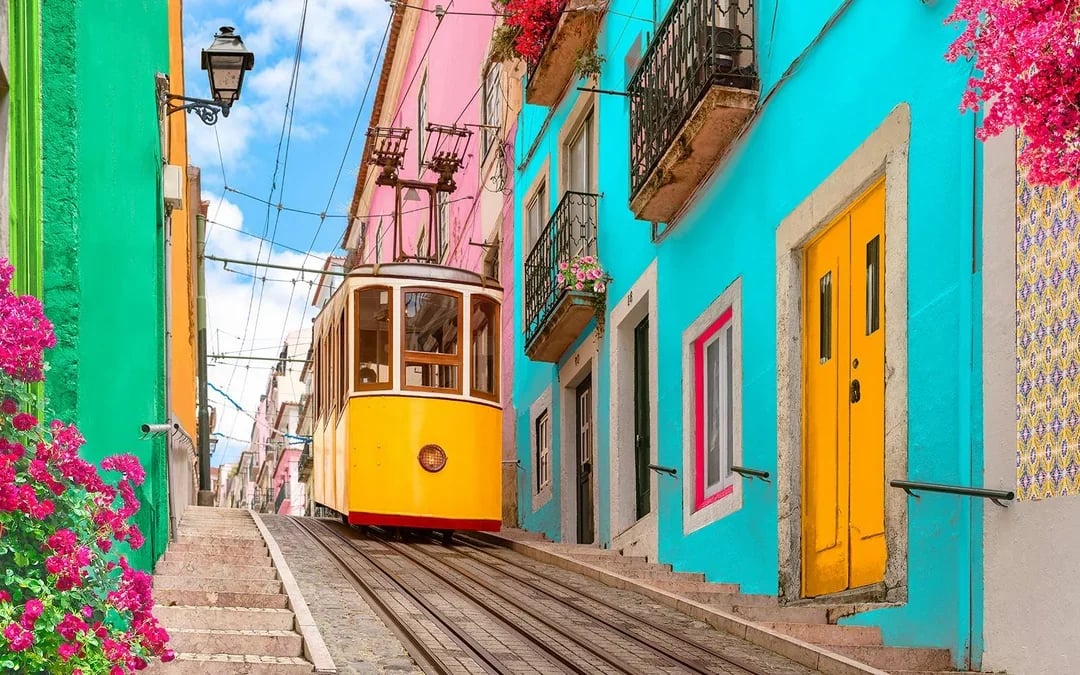 Lisboa Card: Access to 50+ Attractions & Unlimited Public Transportation Image 6