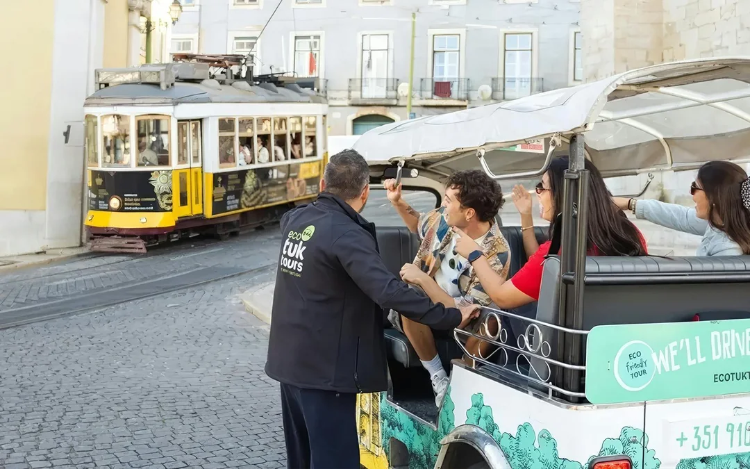 Lisbon: 2-Hour Private Tuk-Tuk Tour (Tram 28 Route) Image 3