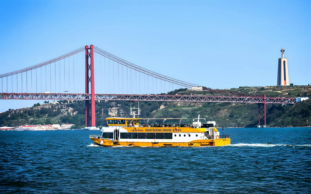 Lisbon 24h Hop-On Hop-Off Boat Tour Image 2