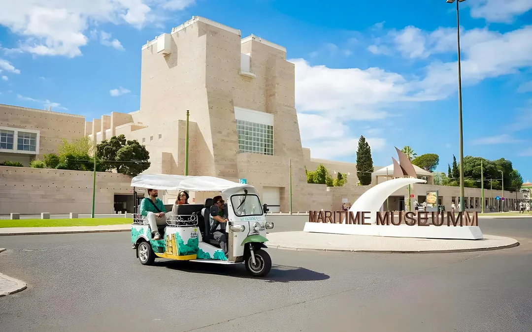 Lisbon: 5-Hour Private Tuk-Tuk Tour with Food Tastings Image 1