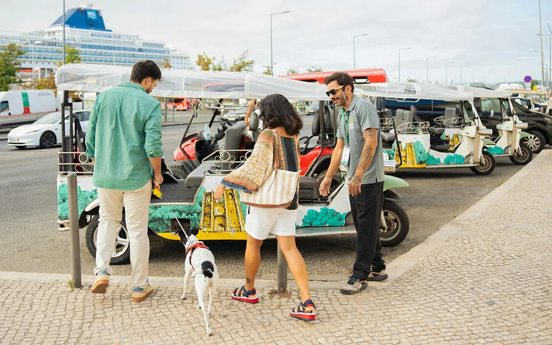 Lisbon: 5-Hour Private Tuk-Tuk Tour with Food Tastings Image 5