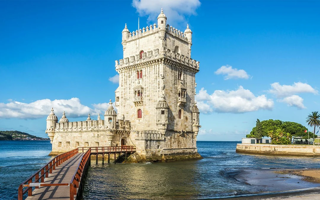 Lisbon Card: Access to São Jorge Castle & 50+ Attractions Image 3
