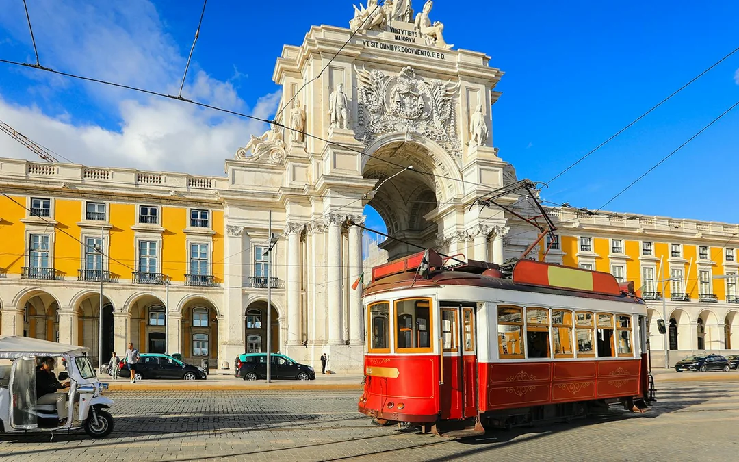 Lisbon Hills Tramcar Tour Image 5