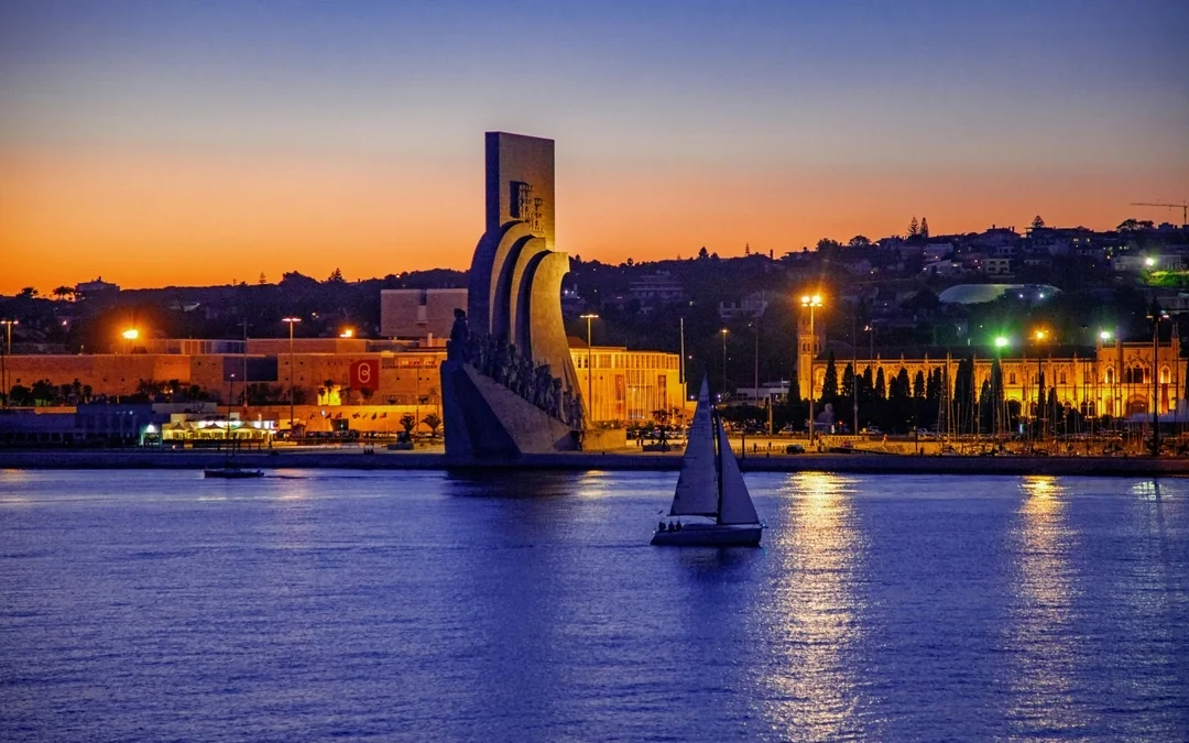 Lisbon Night Sightseeing Cruise on Tagus River Image 1