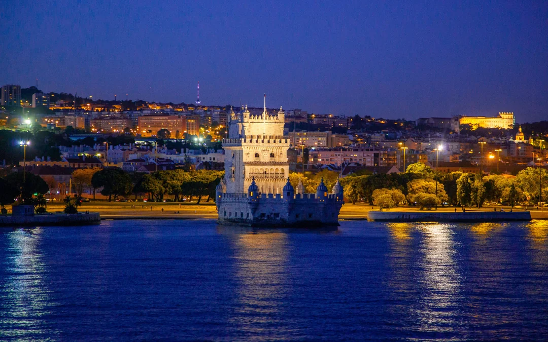 Lisbon Night Sightseeing Cruise on Tagus River Image 3
