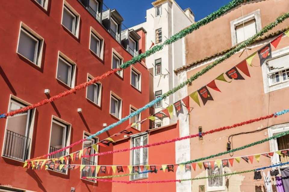 Lisbon private and personalized tour with local guide