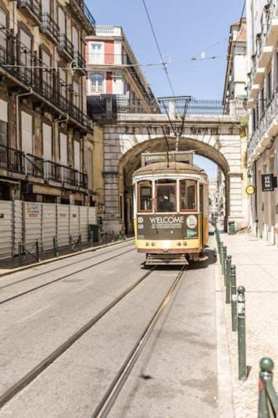 Lisbon private and personalized tour with local guide