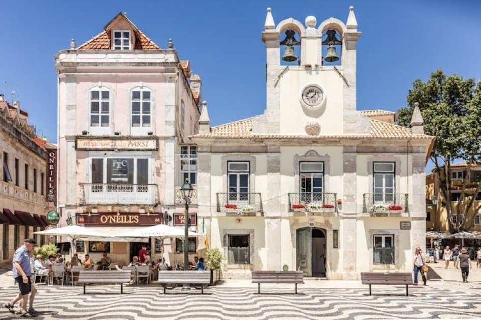 Lisbon private and personalized tour with local guide