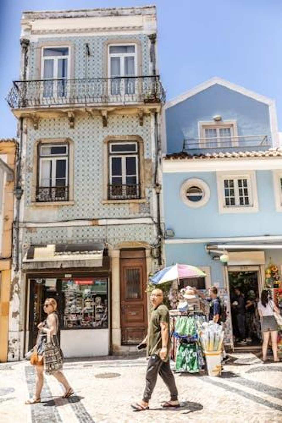 Lisbon private and personalized tour with local guide
