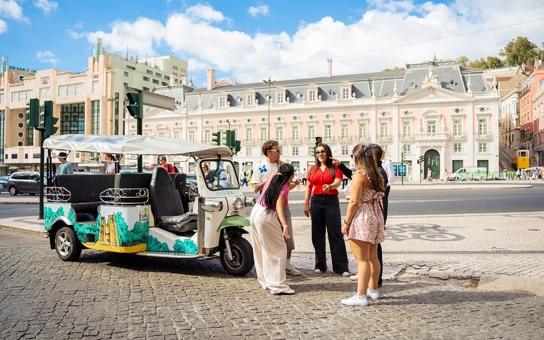 Lisbon: Private Tuk-Tuk Tour with Local Guide Image 1