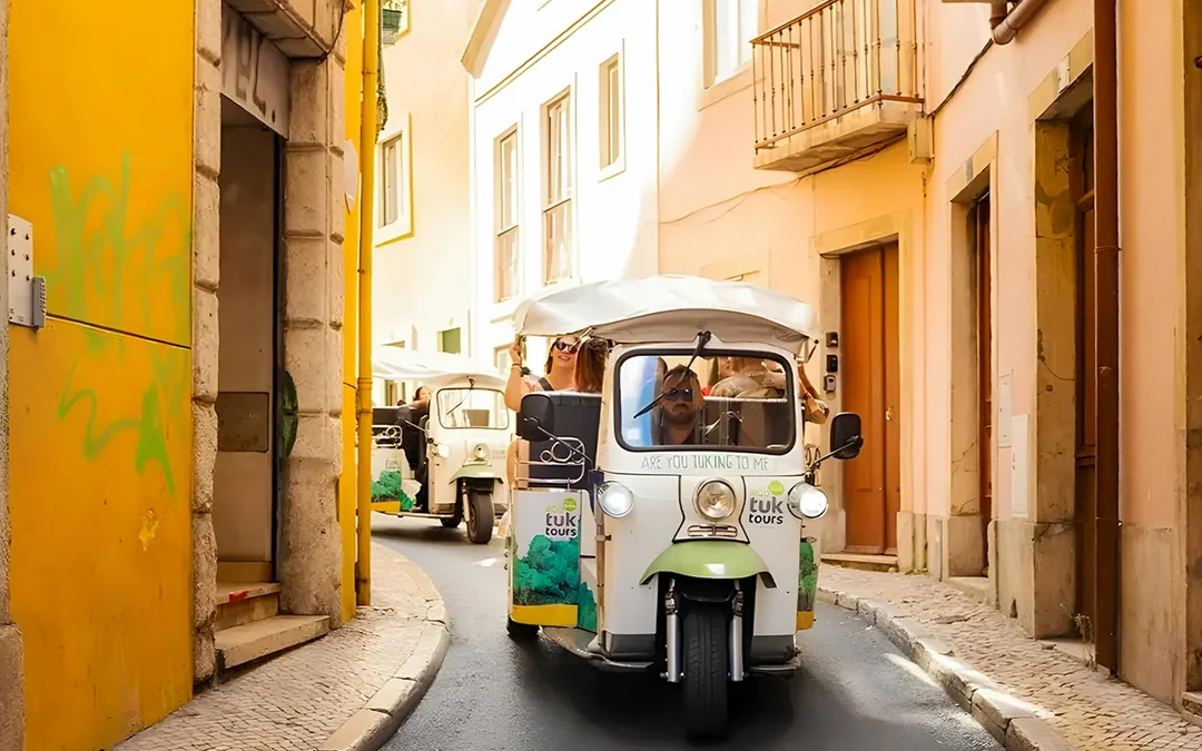 Lisbon: Private Tuk-Tuk Tour with Local Guide Image 4