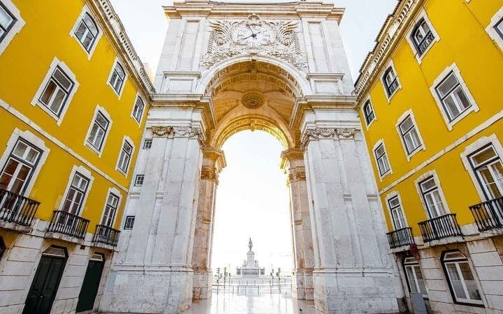 Lisbon Self-Guided Walking Tour on Mobile App Image 2