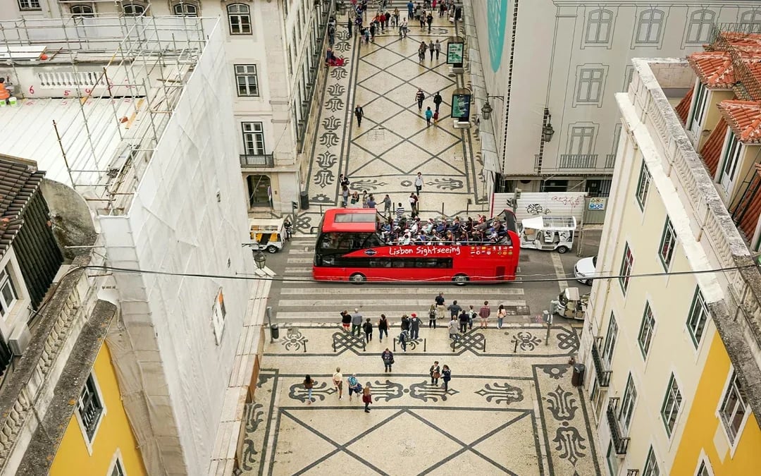 Lisbon Sightseeing: Hop-on Hop-off Bus Tour Image 1