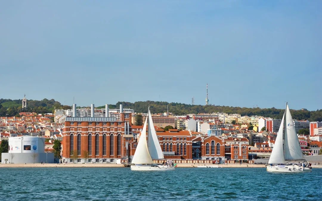 Lisbon Small-Group Sailing Tour on Tagus River Image 1