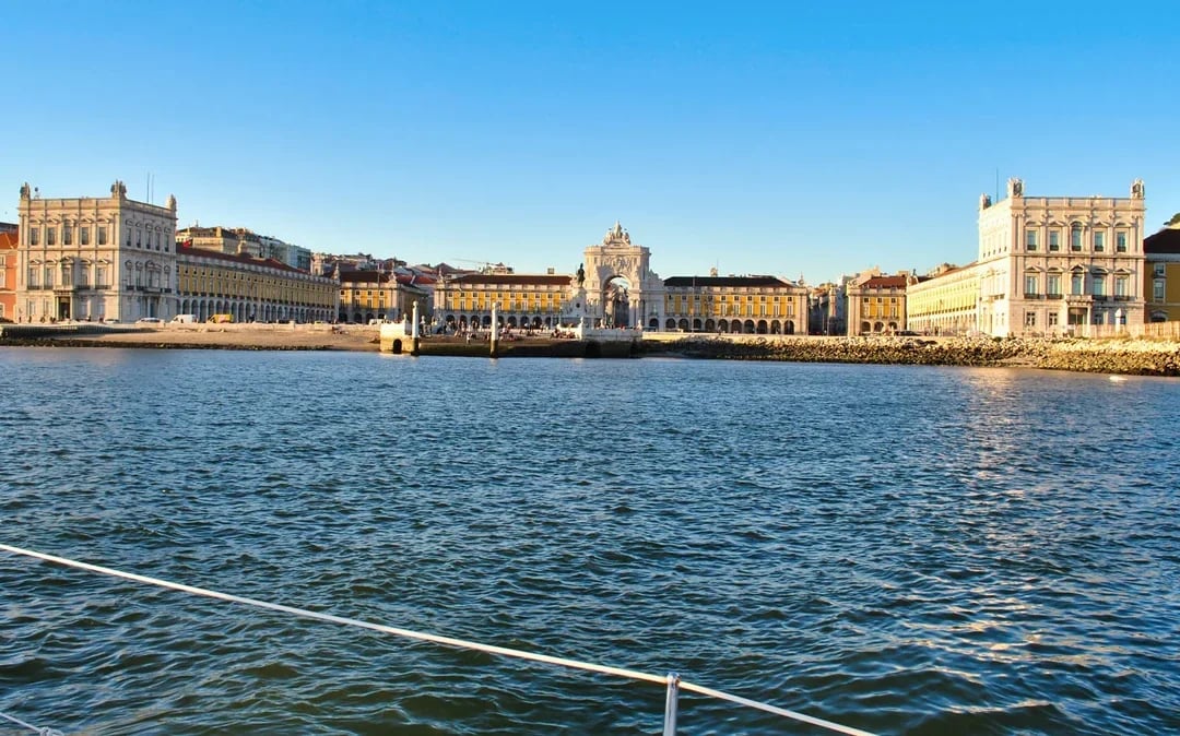 Lisbon Small-Group Sailing Tour on Tagus River Image 5