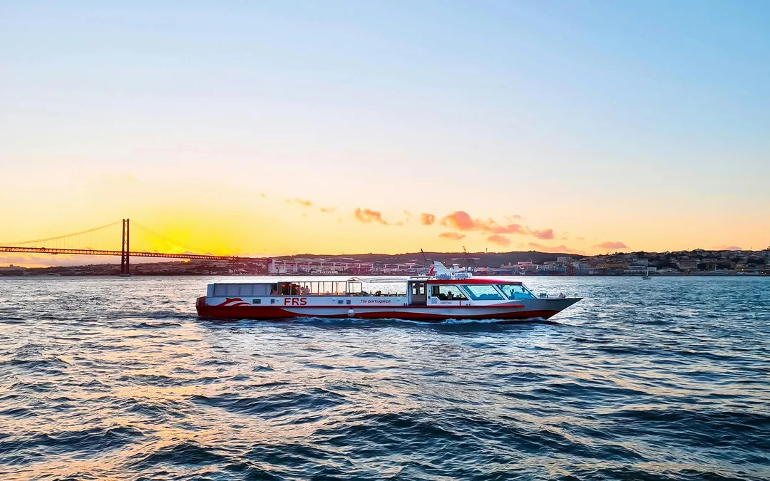 Lisbon Sunset Cruise on Tagus River Image 2