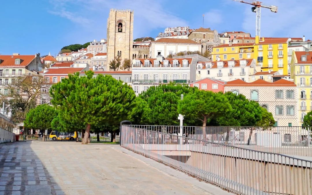Lisbon Walking Tour: Alfama, Old City Walls and Viewpoints Image 6