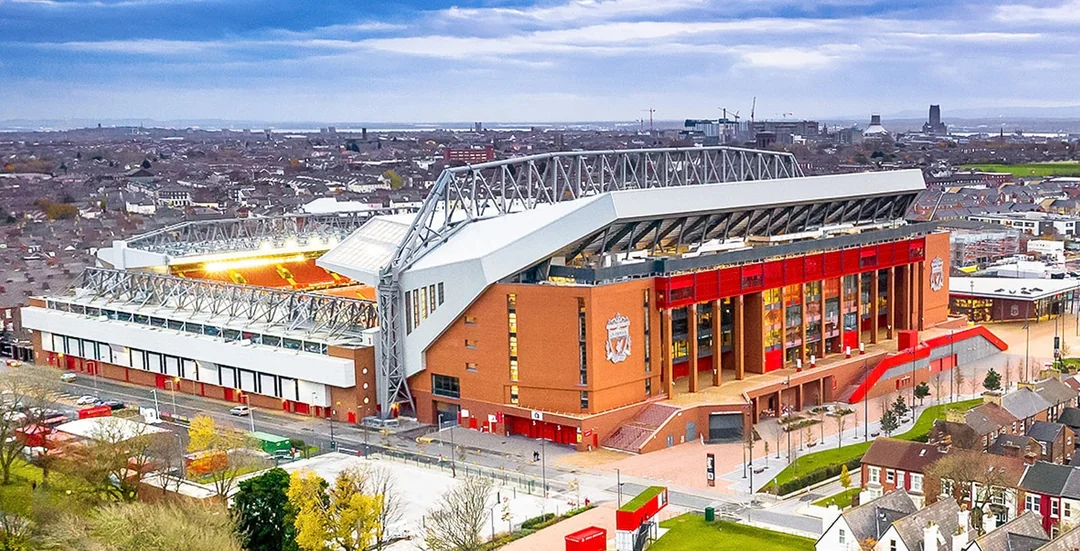 Liverpool: The Anfield Experience Tour with Food and Drinks Image 4