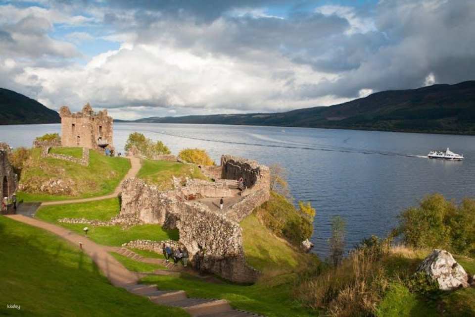 Loch Ness, Glencoe and the Highlands from Glasgow