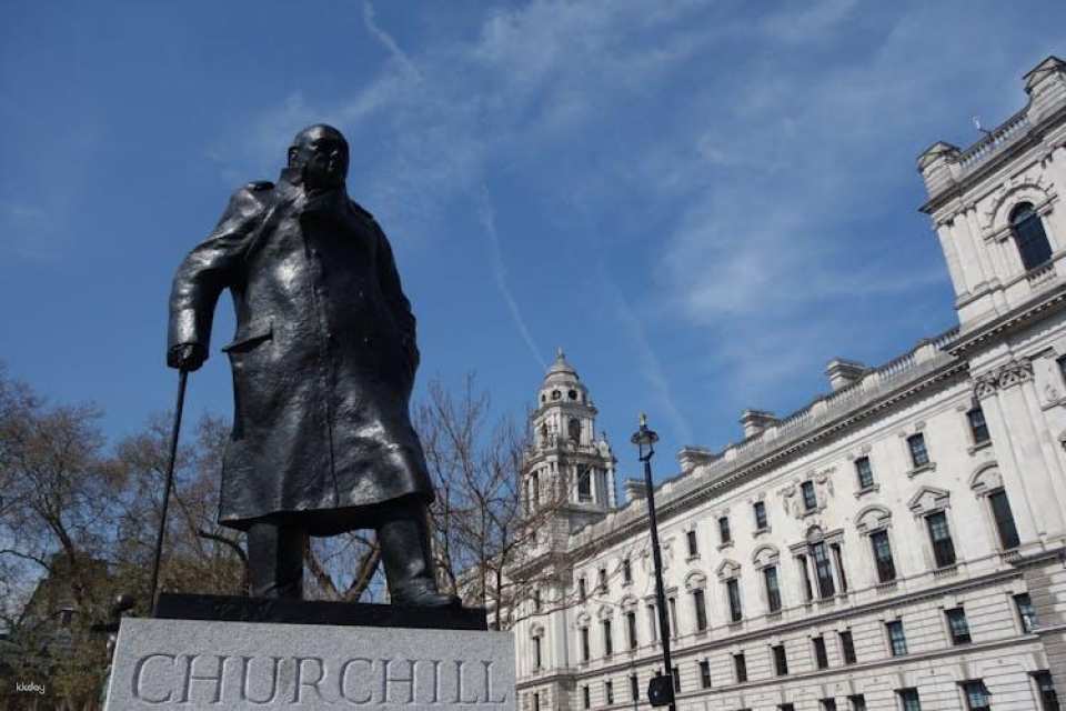 London big city hike through renowned landmarks