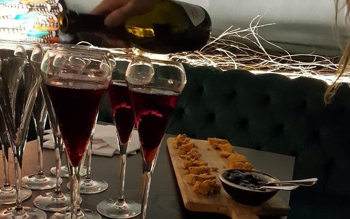 London Cheese Tasting Guided Walking Tour with Cheese Samples and Wine Image 4