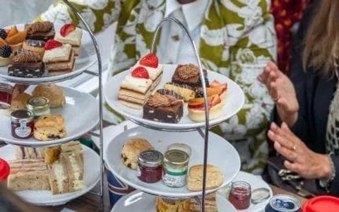 London Christmas Lights Guided Bus Tour with Afternoon Tea and Festive Drinks Image 1