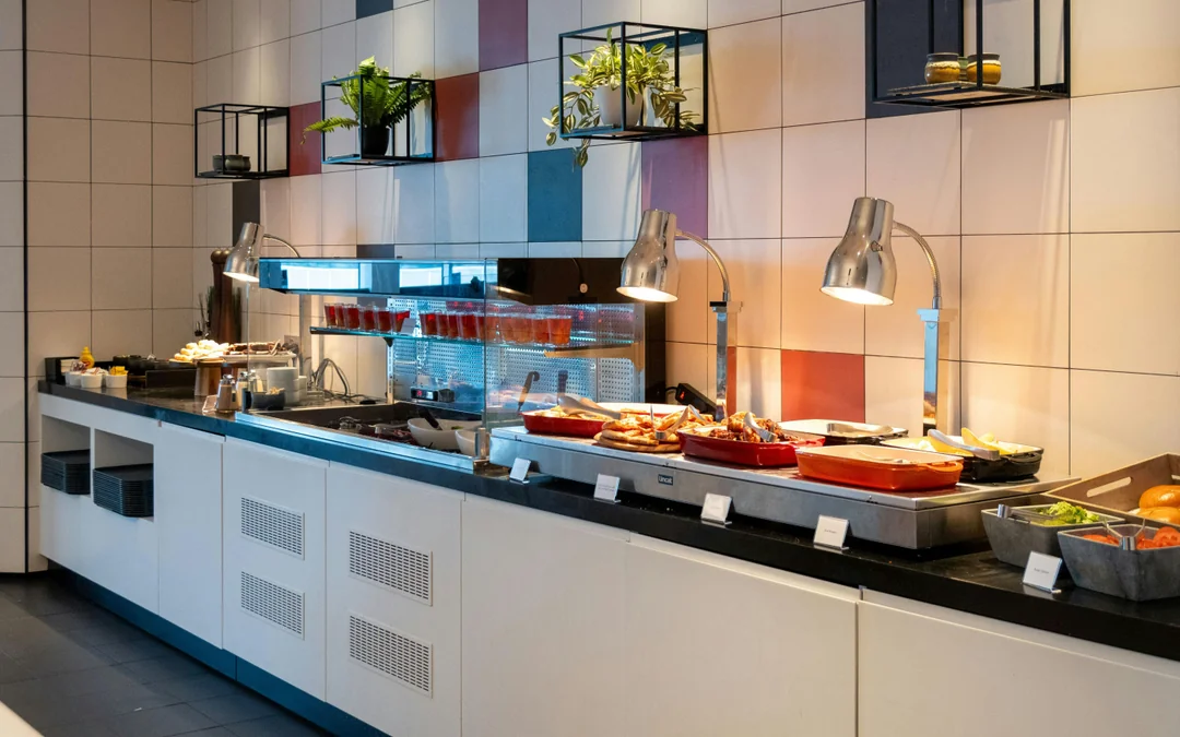 London Gatwick Airport: Plaza Express Lounge at North Terminal Image 3