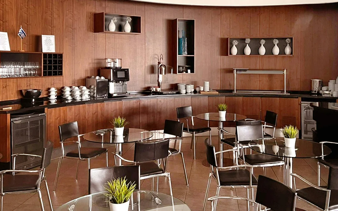 London Heathrow Airport: Blush Lounge by Plaza Premium at Terminal 4 Image 2