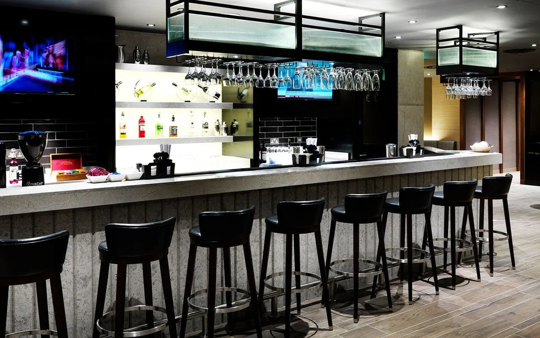 London Heathrow Airport: Plaza Premium Lounge at Terminal 4 Image 9