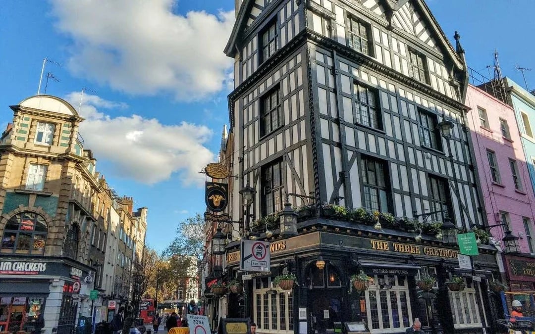 London LGBTQ Mystery: Self-Guided City Exploration Game Image 6