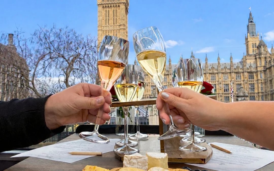 London Panoramic Sightseeing Coach Tour with Gusbourne Sparkling Wine and Cheese Tasting Image 2
