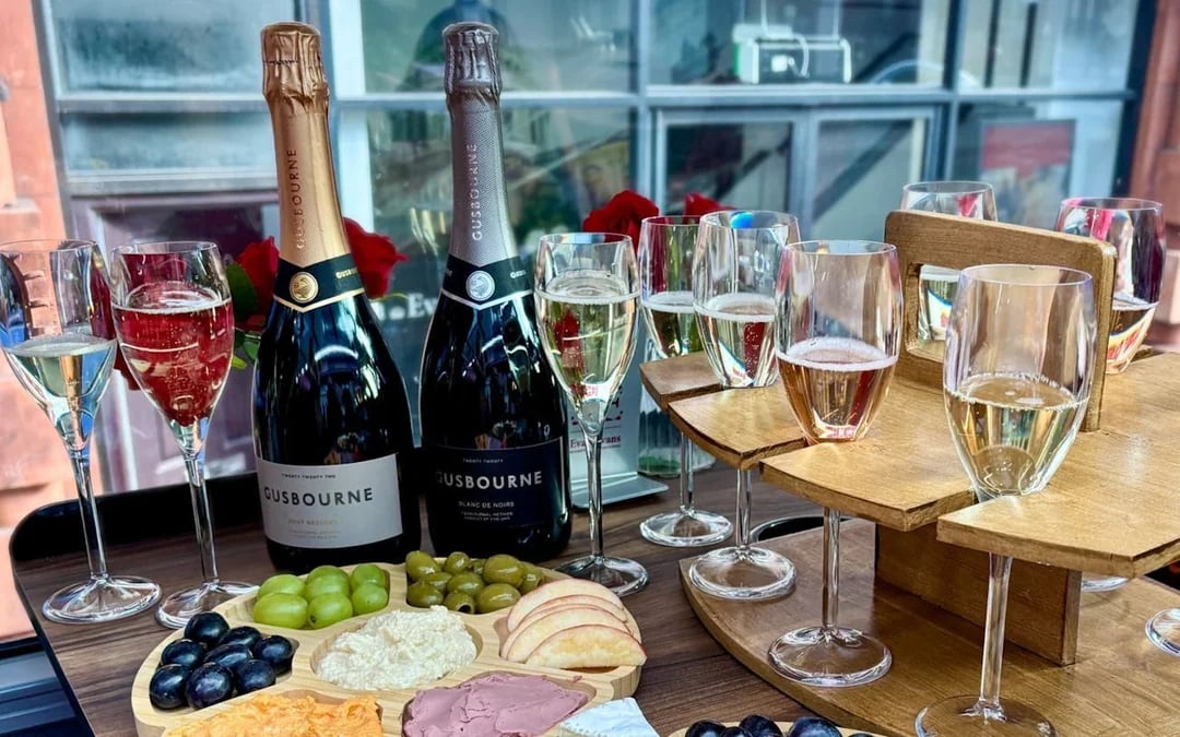 London Sightseeing Tour with Gusbourne Sparkling Wine Tastin Image 2