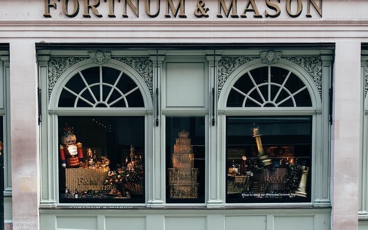 London Walking Tour of Iconic Neighborhoods, Cinematic Landmarks, and Private Club Highlights Image 2