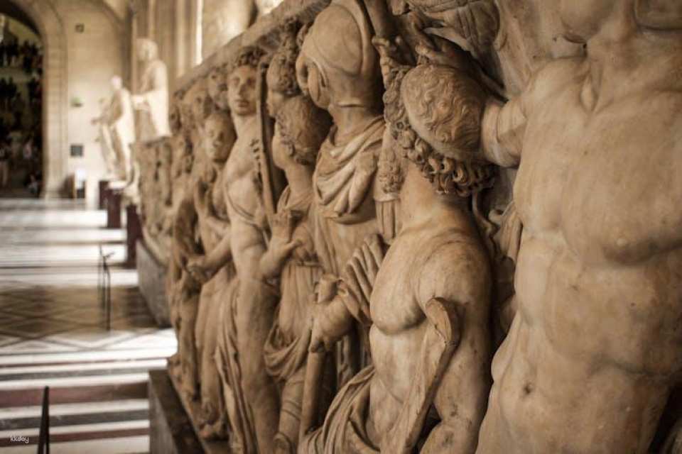 Louvre Museum fast-track ticket with audio tour on mobile app