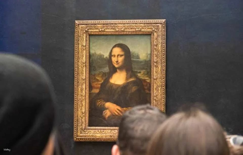 Louvre Museum guided tour with reserved access