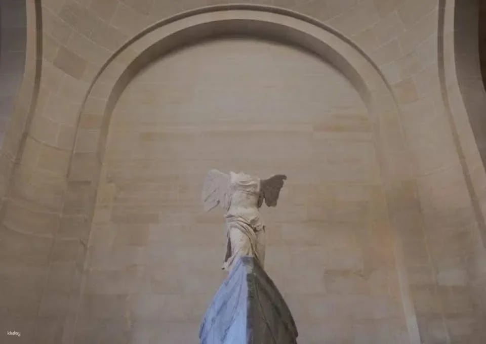 Louvre Museum guided tour with reserved access