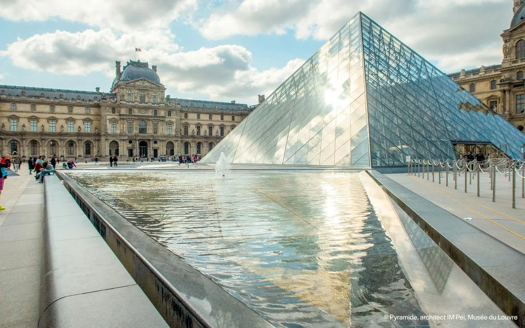 Louvre Museum Hosted Entry with Mona Lisa Tour Image 1